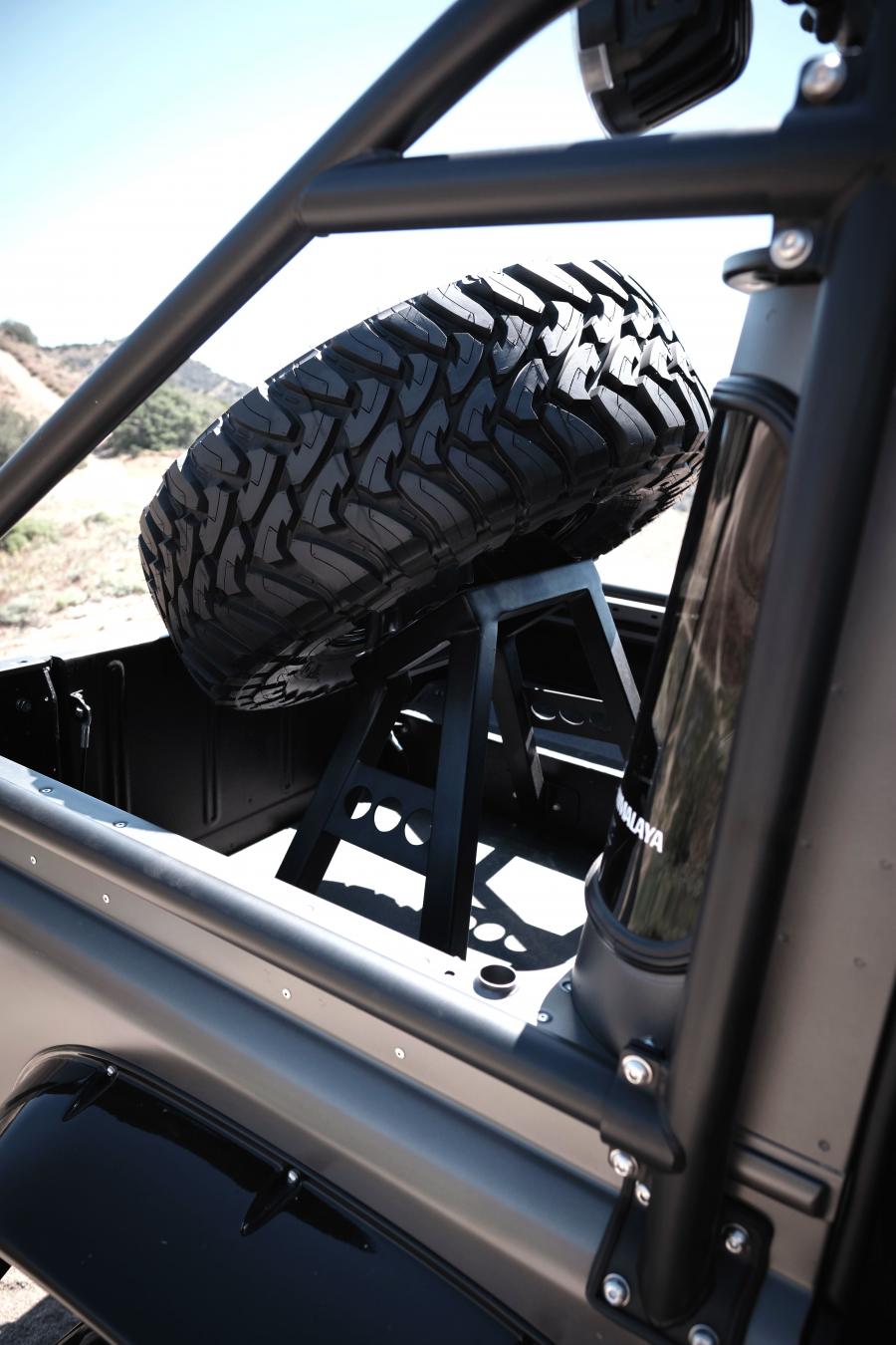 Багажник Land Rover Defender 110 SPECTRE by HIMALAYA 2019 года  (фото 25 из 30)
